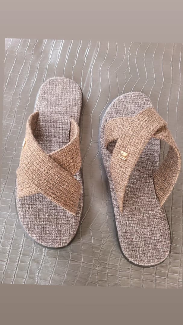 Palm Slippers 16